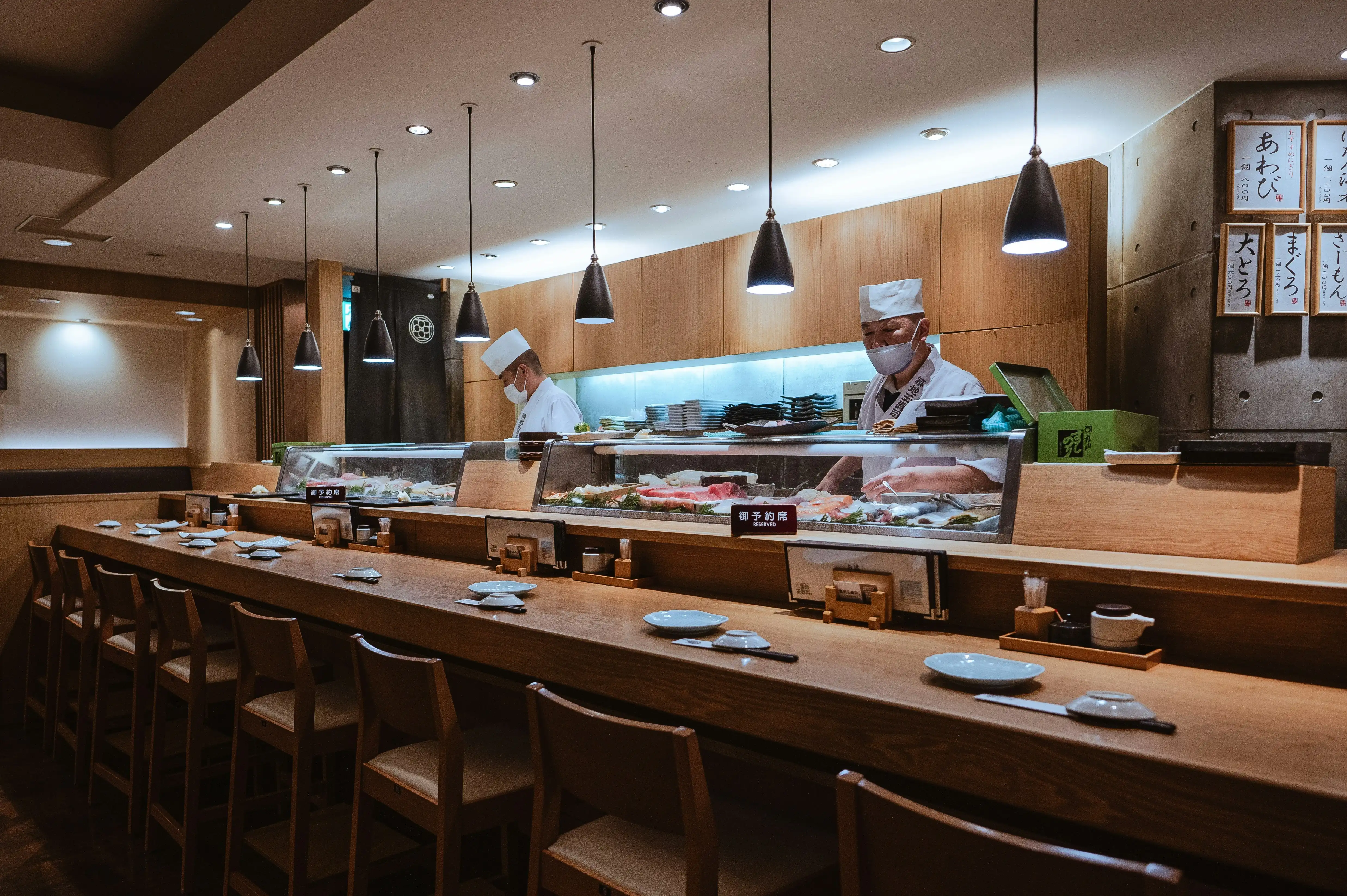Interior elegante del restaurante
